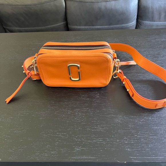 Marc Jacobs Handbags - Marc Jacobs Snapshot-Orange leather bag